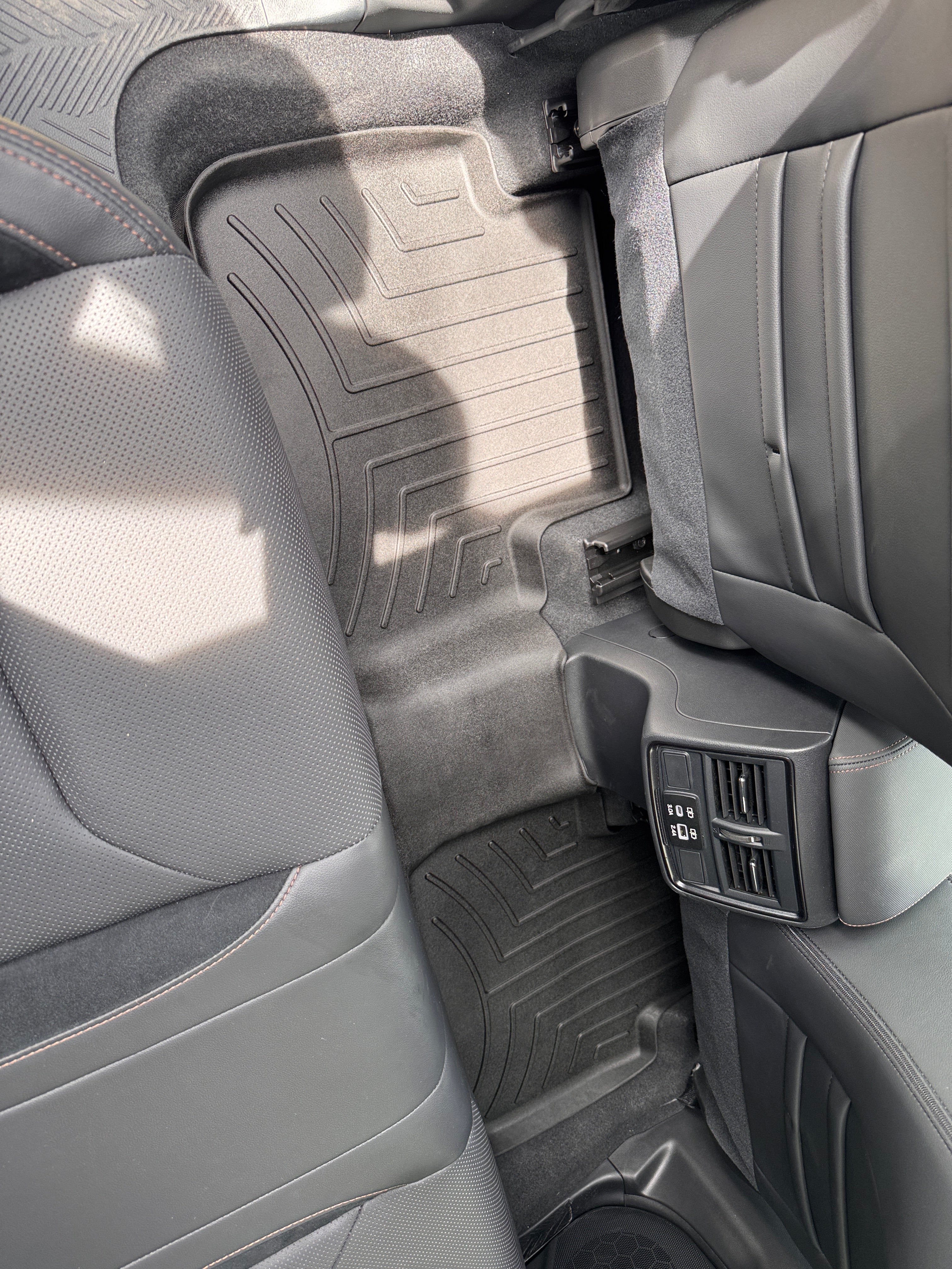 Tapete Uso Rudo Weathertech Forester 2026+ 2da Fila - Image 2