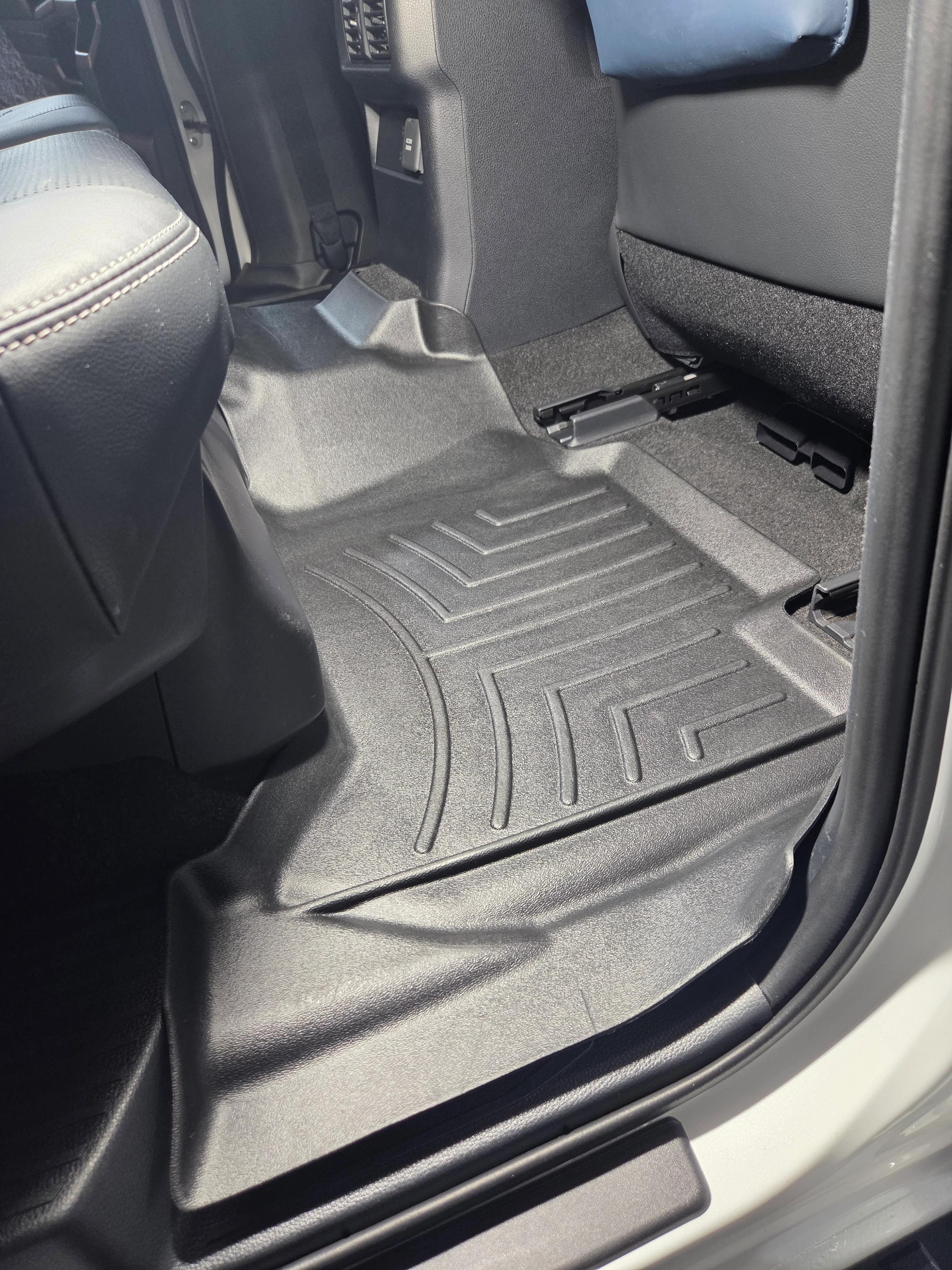 Tapetes Uso Rudo Weathertech HP 4Runner 2025+ 1ra+2da Filas - Image 4