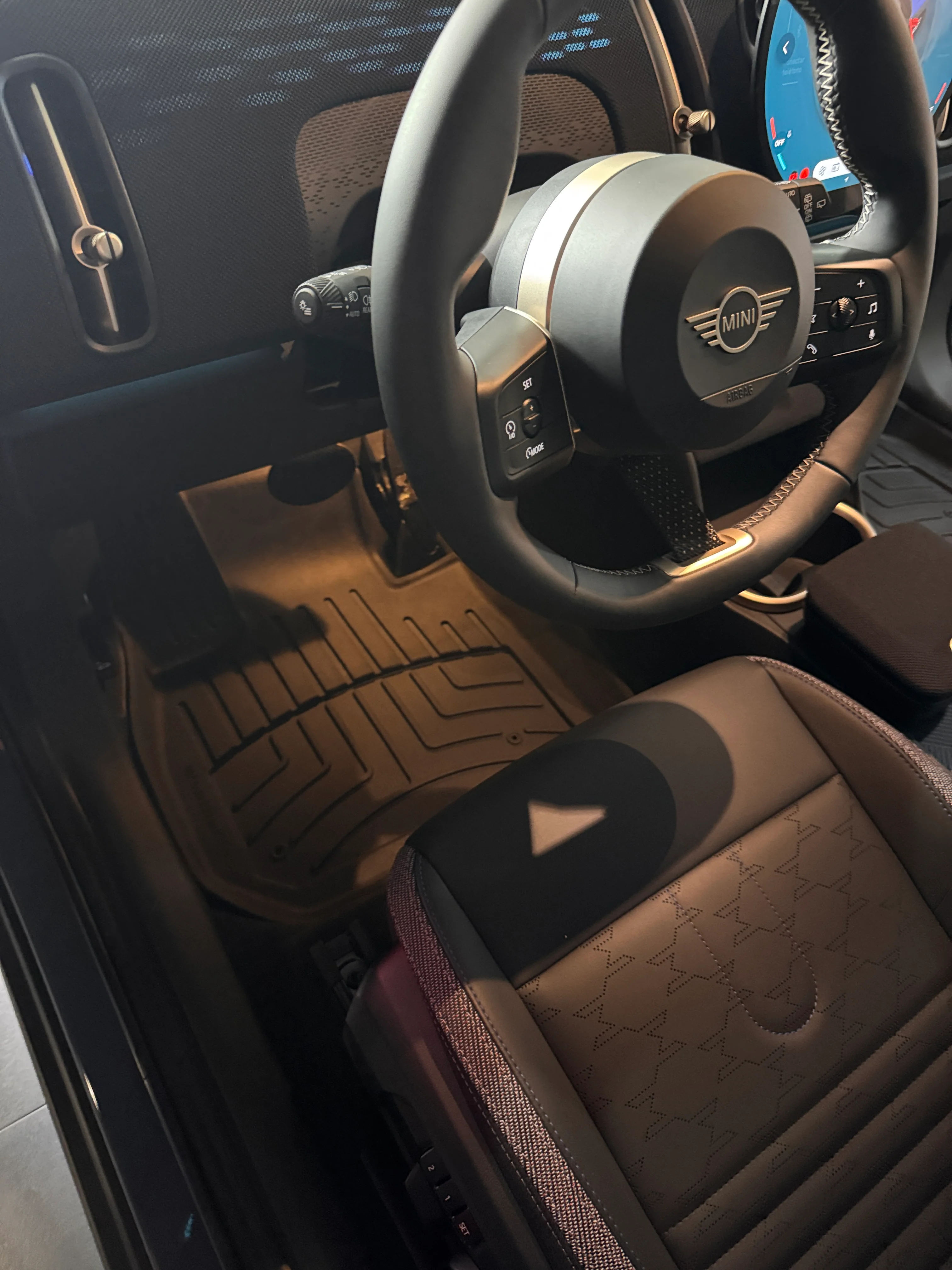 Tapetes Weathertech Countryman 2025+ 1ra Fila - Image 2