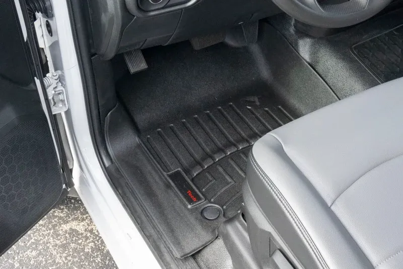 Tapetes Weathertech Ram 3500 Piso Vinil 2024+ 1ra+2da Filas - Image 2